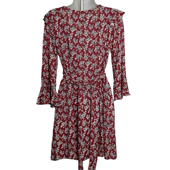 Le Lis Fun & Flirty Floral Woman’s Dress Size Small 3/4 Sleeve Deep V Neck - Picture 4 of 6